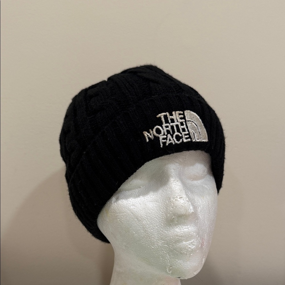 The North Face Black Cable Knit Beanie - Faux Fur Lined. ( one size)